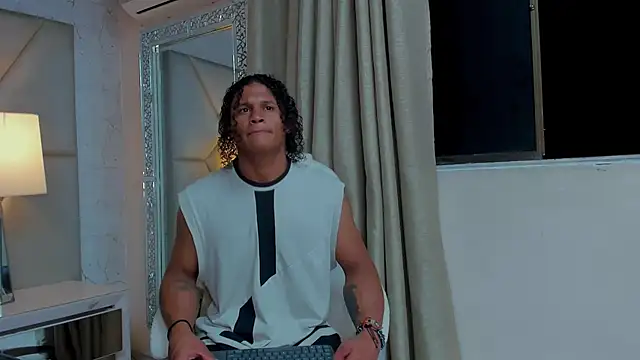 Snapshot of casike1 chatting on 11.15.25 casike1 online show from 11.15.25