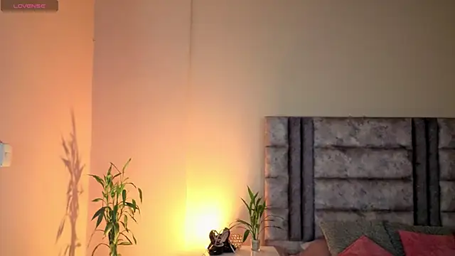 AnnaSwift  online show from 04.25.26