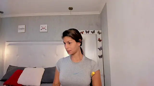 Snapshot of is_a_bell chatting on 10.15.25 is a bell online show from 10.15.25