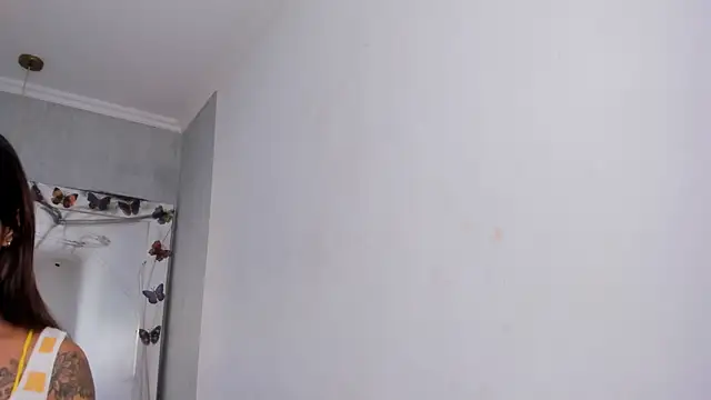 Snapshot of is_a_bell chatting on 10.28.25 is a bell online show from 10.28.25