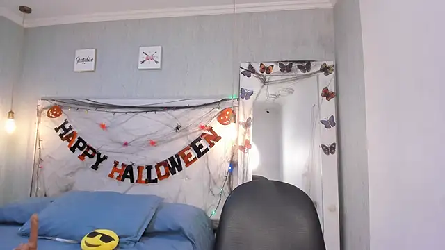 Snapshot of is_a_bell chatting on 10.30.25 is a bell online show from 10.30.25