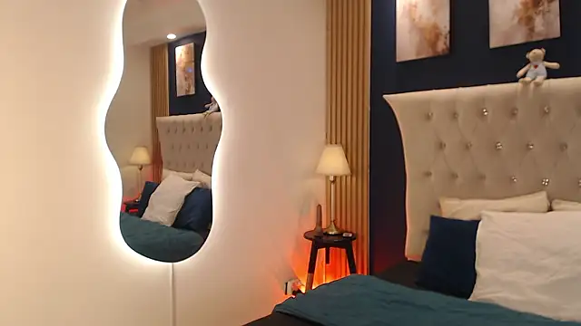 Snapshot of GloryShine chatting on 02.22.26 GloryShine online show from 02.22.26