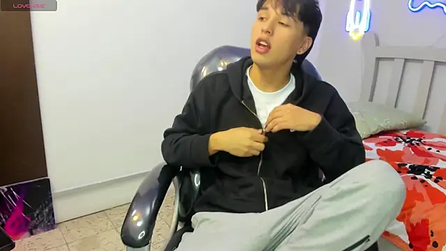 Snapshot of StiwenTwink chatting on 10.09.25 StiwenTwink online show from 10.09.25