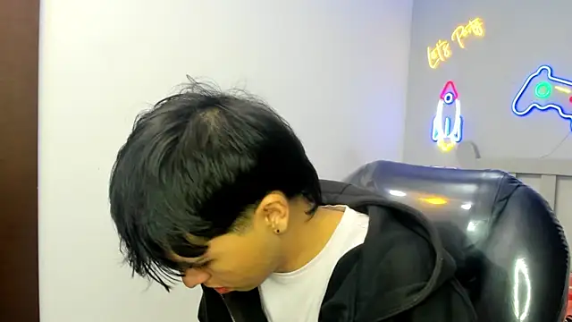 Snapshot of StiwenTwink chatting on 10.11.25 StiwenTwink online show from 10.11.25