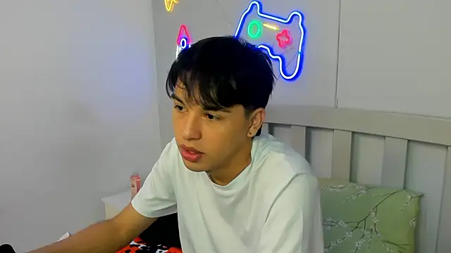 Snapshot of StiwenTwink chatting on 10.12.25 StiwenTwink online show from 10.12.25