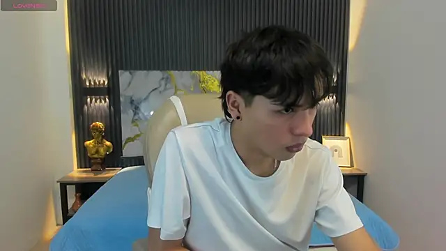 Snapshot of StiwenTwink chatting on 10.21.25 StiwenTwink online show from 10.21.25