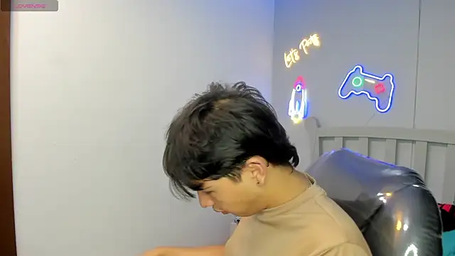 Snapshot of StiwenTwink chatting on 11.05.25 StiwenTwink online show from 11.05.25