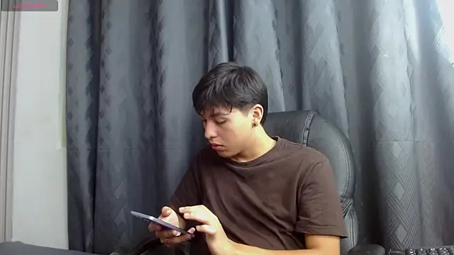 Snapshot of StiwenTwink chatting on 07.11.26 StiwenTwink online show from 07.11.26