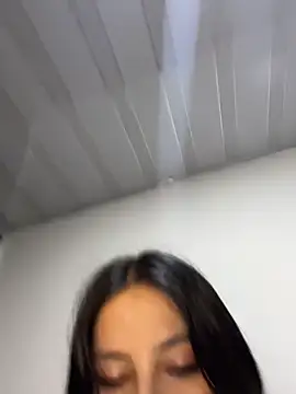 Snapshot of SaraMistick chatting on 11.14.25 SaraMistick online show from 11.14.25