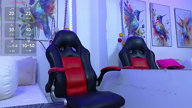 Snapshot of Moon_celeste chatting on 10.31.25 Moon celeste online show from 10.31.25