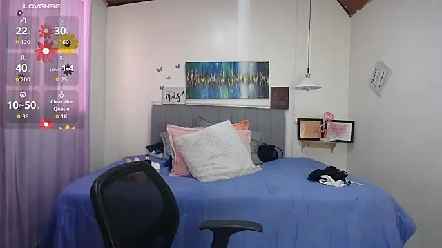 Snapshot of Antonella__b chatting on 11.14.25 Antonella b online show from 11.14.25