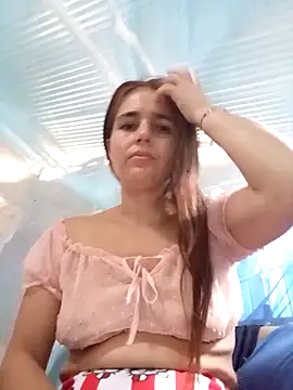 Snapshot of antonellahotimida chatting on 12.21.25 antonellahotimida online show from 12.21.25