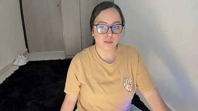 Venus cat  online show from 10.05.25