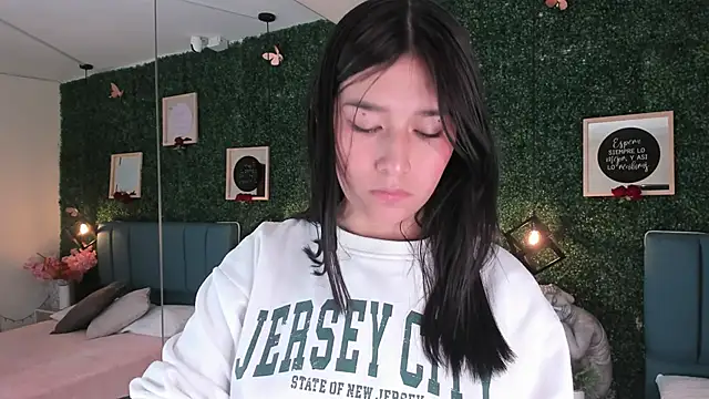 Snapshot of Rubyvixxen_ chatting on 10.30.25 Rubyvixxen online show from 10.30.25