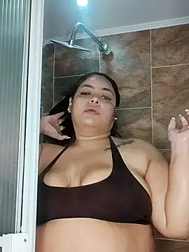 Snapshot of MayaCurvy chatting on 10.17.25 MayaCurvy online show from 10.17.25