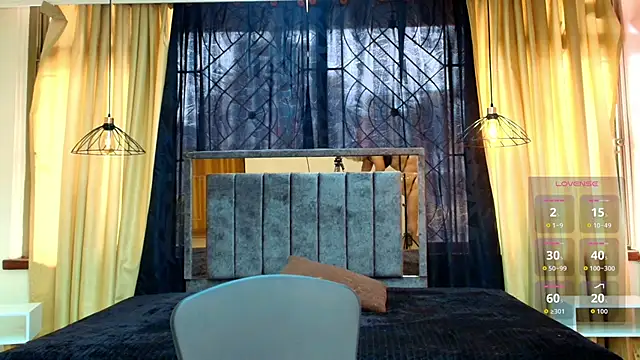 Snapshot of scarlet_milf_ chatting on 10.29.25 scarlet milf online show from 10.29.25