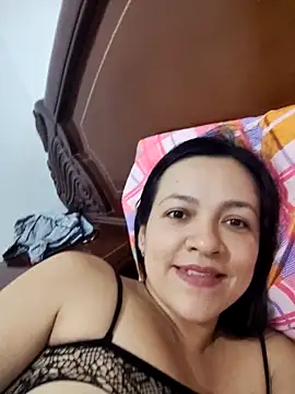 Snapshot of LindaSalo33 chatting on 11.16.25 LindaSalo33 online show from 11.16.25