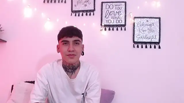 Santiabader Os online show from 10.01.25