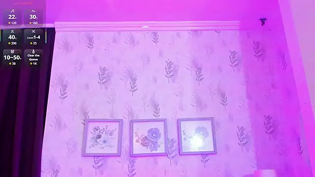 Snapshot of alana_madison10 chatting on 10.11.25 alana madison10 online show from 10.11.25