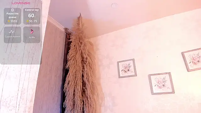 Snapshot of alana_madison10 chatting on 11.13.25 alana madison10 online show from 11.13.25