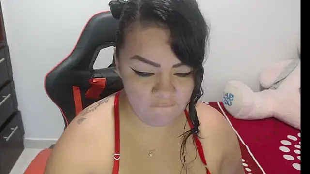 Snapshot of emily_sexxx chatting on 11.10.25 emily sexxx online show from 11.10.25