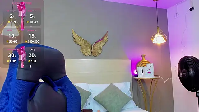 Snapshot of ariel_blossomm chatting on 10.27.25 ariel blossomm online show from 10.27.25