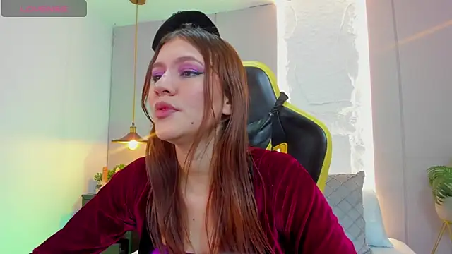 Snapshot of ariel_blossomm chatting on 10.31.25 ariel blossomm online show from 10.31.25