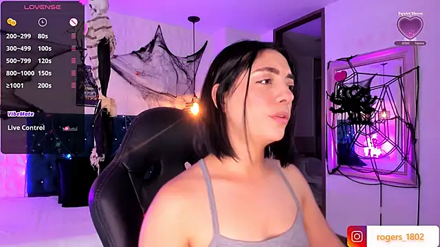 Snapshot of isaa_dl chatting on 10.20.25 isaa dl online show from 10.20.25