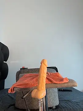 Snapshot of MerliaSsomer chatting on 10.21.25 MerliaSsomer online show from 10.21.25