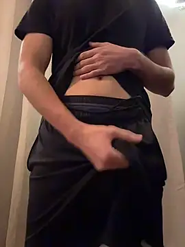 Snapshot of ncjuice_ chatting on 11.21.25 ncjuice online show from 11.21.25