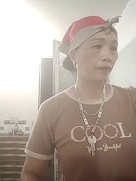 Snapshot of meo-meo00 chatting on 10.22.25 meo-meo00 online show from 10.22.25