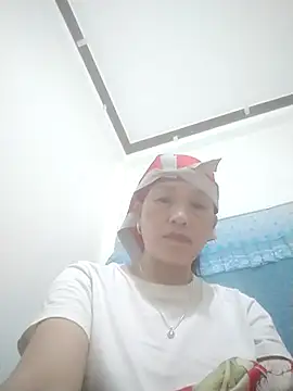 Snapshot of meo-meo00 chatting on 11.02.25 meo-meo00 online show from 11.02.25