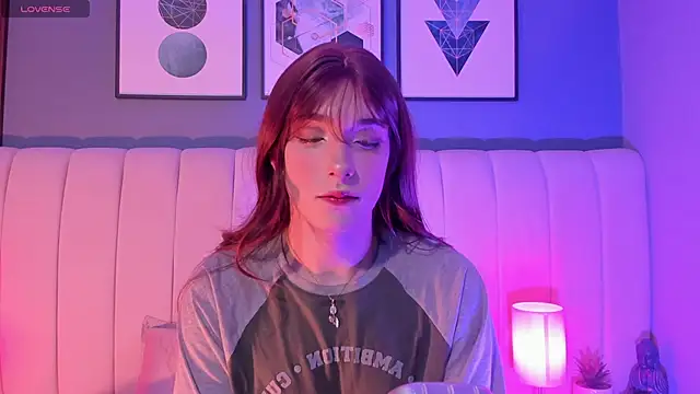 Snapshot of DaimondPink chatting on 10.26.25 DaimondPink online show from 10.26.25