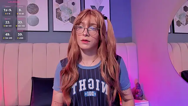 Snapshot of DaimondPink chatting on 11.12.25 DaimondPink online show from 11.12.25