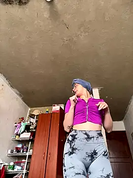 imariahot online show from 10.24.25