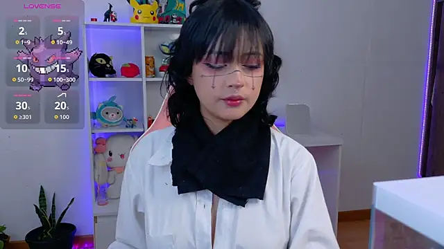 Snapshot of Sallie_Doll chatting on 11.01.25 Sallie Doll online show from 11.01.25