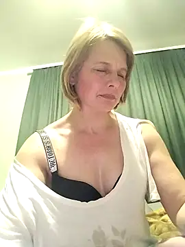Snapshot of Masha412111 chatting on 04.18.26 Masha412111 online show from 04.18.26