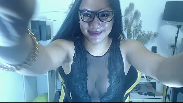 Snapshot of hugecockyurikaa chatting on 10.09.25 hugecockyurikaa online show from 10.09.25