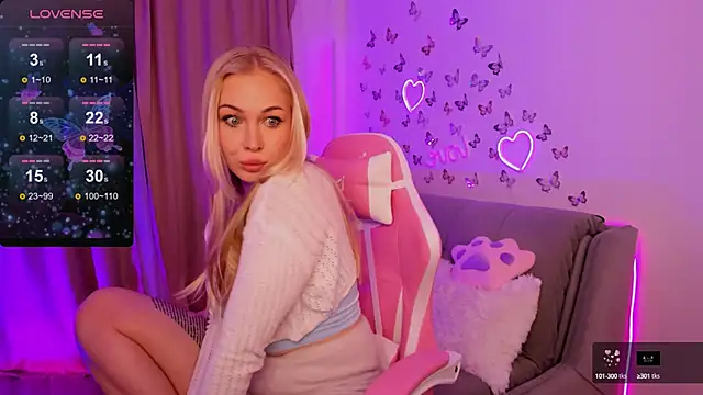 Snapshot of AudreyMeow chatting on 10.16.25 AudreyMeow online show from 10.16.25