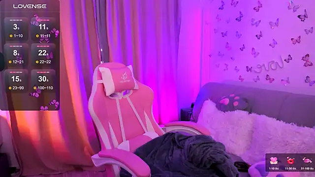 Snapshot of AudreyMeow chatting on 10.25.25 AudreyMeow online show from 10.25.25