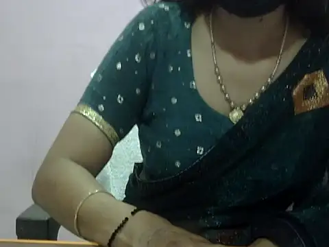 Snapshot of Laila_Cute chatting on 03.25.26 Laila Cute online show from 03.25.26