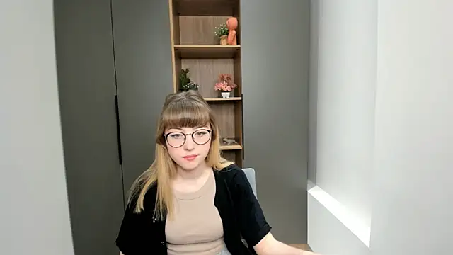 YukikoCarlis online show from 10.02.25