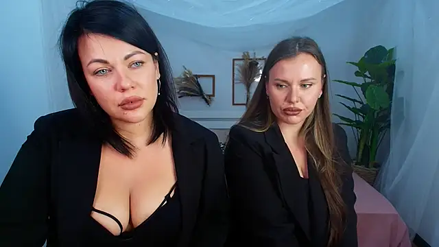 Li0ra online show from 10.08.25