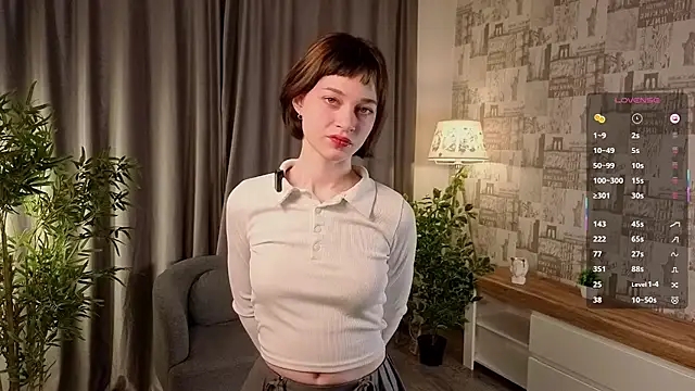 Snapshot of PaulaDauge chatting on 10.18.25 PaulaDauge online show from 10.18.25