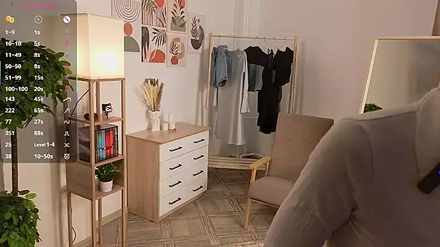 Snapshot of PaulaDauge chatting on 11.07.25 PaulaDauge online show from 11.07.25