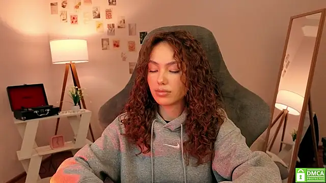 Snapshot of branchwithflowerss chatting on 10.23.25 branchwithflowerss online show from 10.23.25