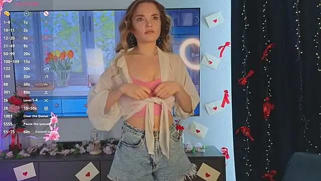 JulieLupo online show from 03.07.26