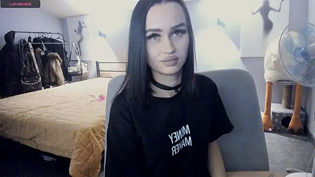 Snapshot of Lisa__Johnson chatting on 11.06.25 Lisa Johnson online show from 11.06.25