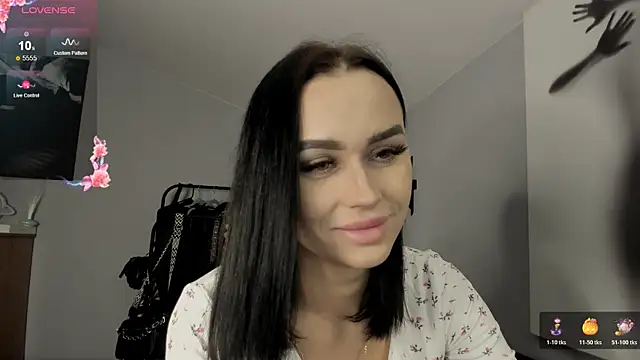 Snapshot of Lisa__Johnson chatting on 11.12.25 Lisa Johnson online show from 11.12.25