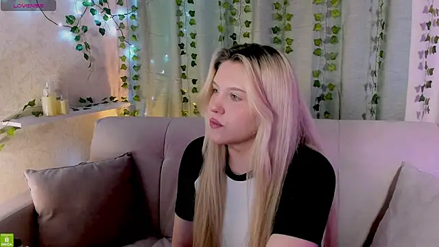 Malisha kiss online show from 04.04.26